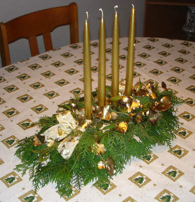 Adventní svícen Adventní svícen